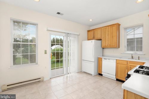 135 Burholme Dr, Trenton NJ 08691-3336 exterior