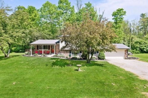 3833 Bach Buxton Rd, Amelia, OH 45102-1011