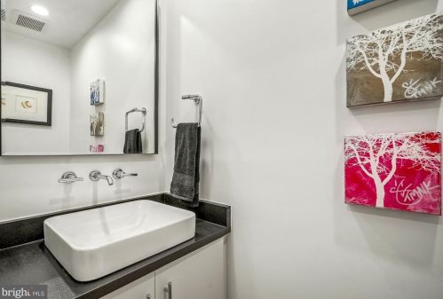 2810 Battery Pl, Washington DC  20016-3439 exterior