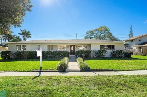 214 5th St, Dania Beach FL  33004-4144 exterior
