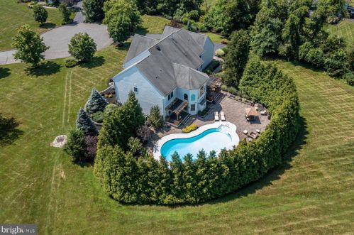 4 Goldenrod Ct, East Amwell Township, NJ 08551-1867