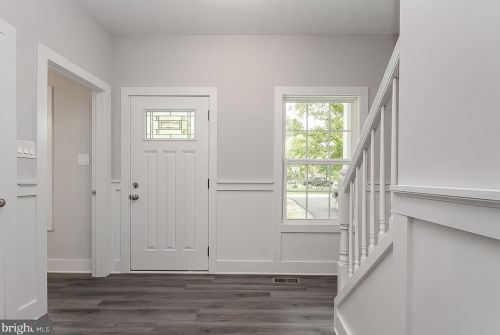 986 Lower Clubhouse Dr, Harpers Ferry, WV 25425-4734
