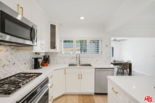 4841 Tyrone Ave, Van Nuys CA 91401-5126 exterior