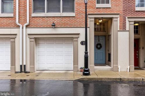 858 Independence Ct, Philadelphia, PA 19147-4310
