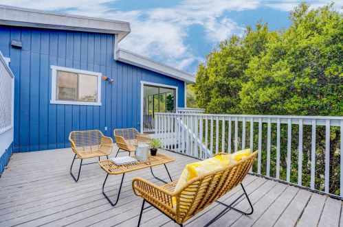 95 Colorados Dr, Millbrae CA  94030-2107 exterior