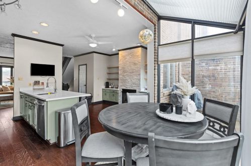 10064 Mansion Dr, Gibsonia PA  15044-7478 exterior