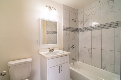 5477 Myrtle Ave, Long Beach CA 90807-2440 exterior