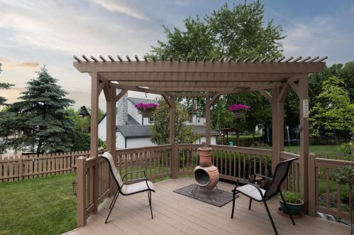 1390 Wild Horse Dr, Darbydale OH  43123-8540 exterior