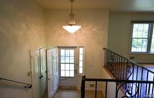 26 Connor Dr, Englewood NJ  07632-2103 exterior