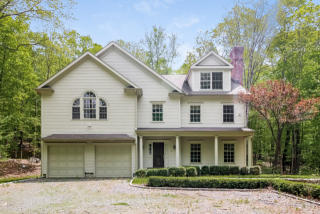 305 Newtown Tpke, Weston, CT 06883-1319