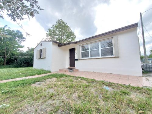 1018 29th Ave, Hollywood FL  33020-4712 exterior