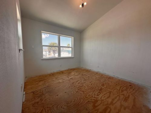 1020 Seawall Blvd, Galveston TX 77550-8153 exterior