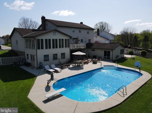 1141 Dry Powder Cir, Navy Sup Dpt, PA 17050-7331