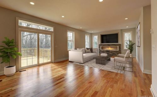 33 Fresh Meadow Ln, Milford, CT 06461-1926