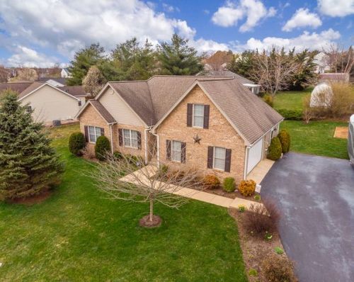312 Wyndham Hill Dr, Fishersville, VA 22939-2025