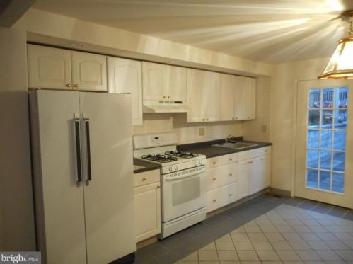 216 Gerritt St, Philadelphia PA  19147-6013 exterior