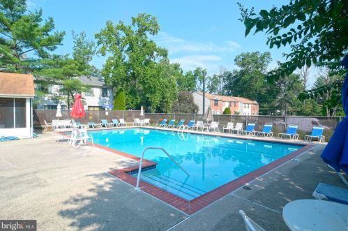 6 Fillmore Pl, Lawrence Township NJ  08648-4338 exterior