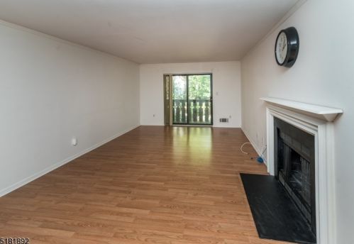 3710 Mark Twain Way, Mahwah NJ  07430-3477 exterior