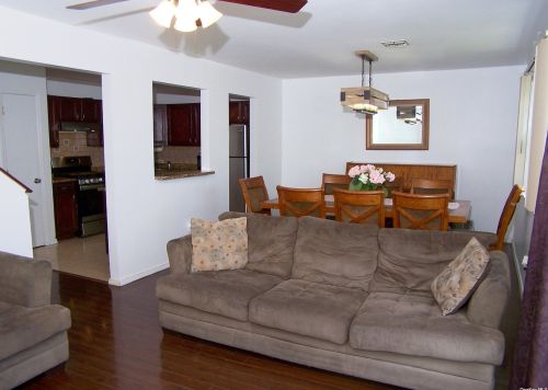 90 Smith Ave, Bayshore, NY 11706-7380