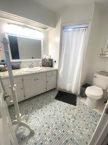 14 Salem Dr, Providence RI  02904-5217 exterior