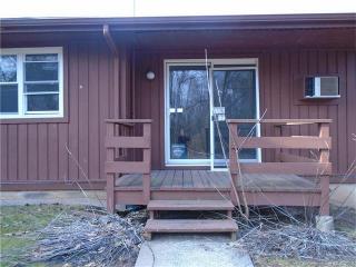 283 Williamstown Ct, Hartford, CT 06111-1422