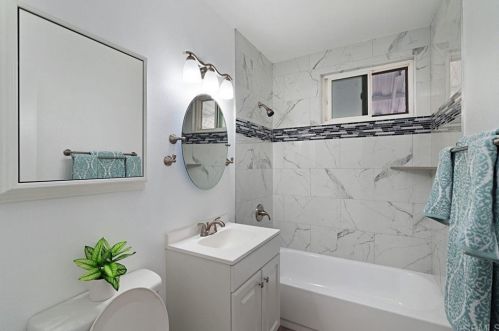 716 Grapevine Rd, Vista CA  92083-5527 exterior