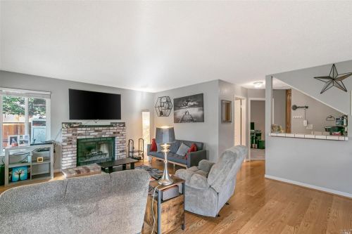 166 Buttercup Cir, Vacaville CA  95687-7319 exterior