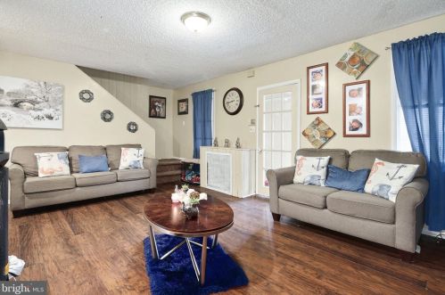 6551 Chestnut Ave, Camden, NJ 08109-2405