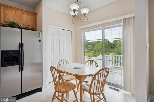 16 Portsmouth Cir, Glen Mills PA  19342-2625 exterior