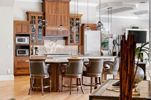 1266 Cobia Ct, Naples FL  34102-1549 exterior