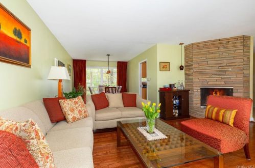 52 Timberline Dr, Poughkeepsie NY  12603-5546 exterior