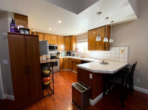 233 O St, Lathrop CA  95330-9661 exterior