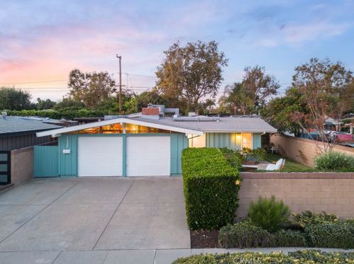 7227 Mezzanine Way, Long Beach, CA 90808-4355