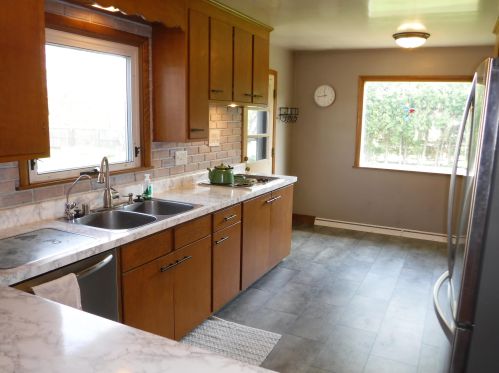 1508 Cherry Rd, Manitowoc, WI 54220-1921