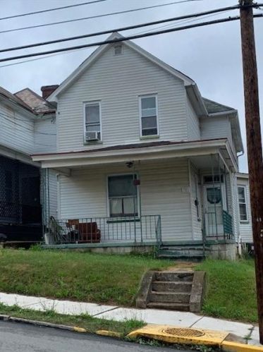 701 4th St, North Charleroi, PA 15022-2237
