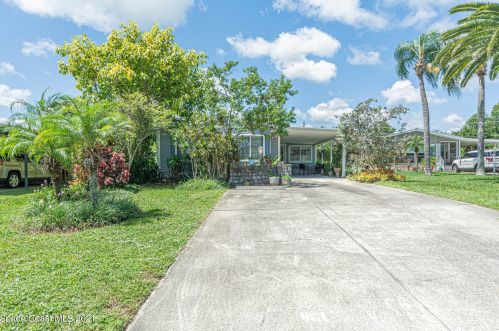 1307 Barefoot Cir, Sebastian, FL 32976-7084
