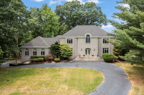 14 Autumn Ln, East Freehold, NJ 07728-7747
