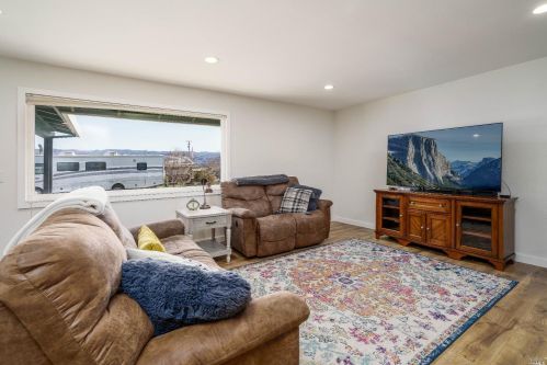 370 George Pl, Ukiah, CA 95482-3313