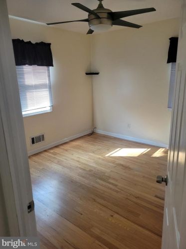 10 Varmar Dr, New Castle DE  19720-2036 exterior