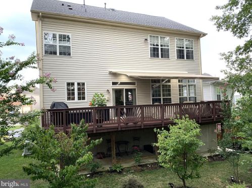 7226 Lyndam Hill Cir, Lorton VA  22079-4509 exterior