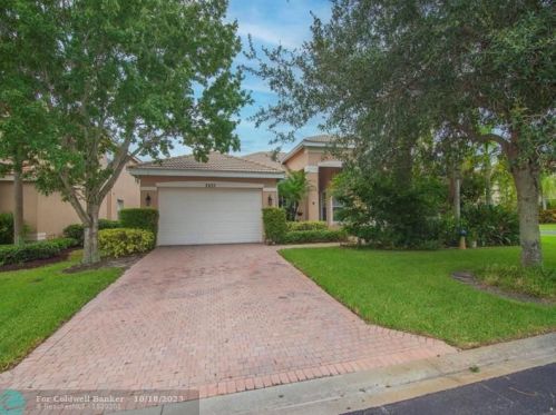 2435 Little Eagle Ln, Vero Beach, FL 32962-8619