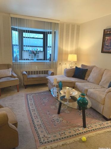 8642 155th Ave, Jamaica, NY 11414-2136