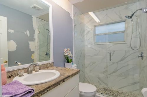 712 Hibiscus Ave, Lehigh Acres FL 33972-8000 exterior