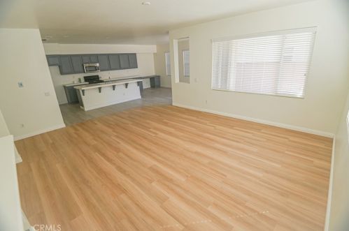 1608 Chamberlin Creek Way, Perris CA  92571-3741 exterior