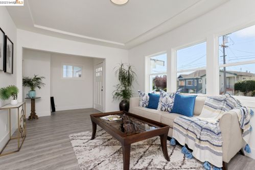 950 39 St, Oakland CA 94608-3899 exterior