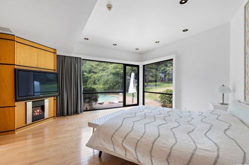 15 Wenwood Dr, Muttontown NY  11545-3129 exterior