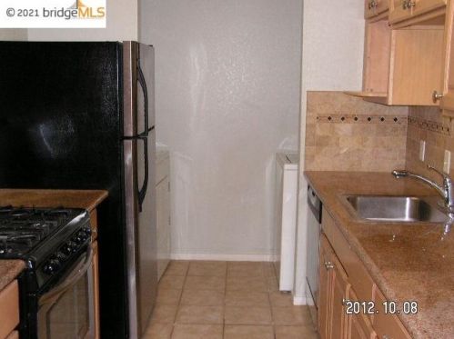 1225 Lakeview Cir, West Pittsburg, CA 94565-4250