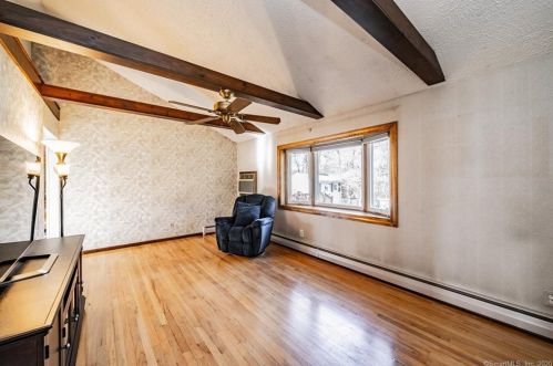 228 Grn Mnr Ter, Windsor Locks CT 06096-2737 exterior