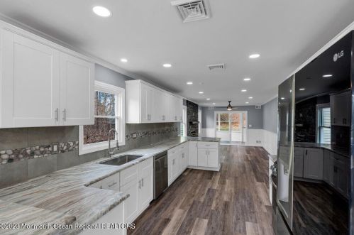 2 Taylor Ct, Lakewood NJ  08701-7317 exterior