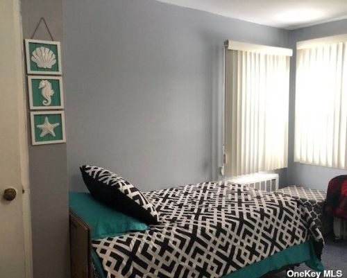 2090 Monroe Ave, North Bellmore NY  11710-1523 exterior